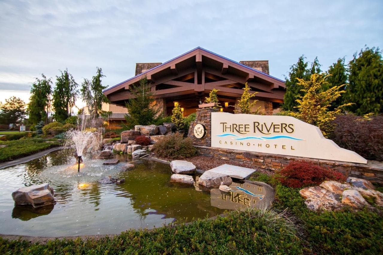 Three Rivers Casino Resort ฟลอเรนซ์ ภายนอก รูปภาพ