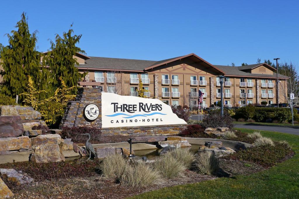 Three Rivers Casino Resort ฟลอเรนซ์ ภายนอก รูปภาพ